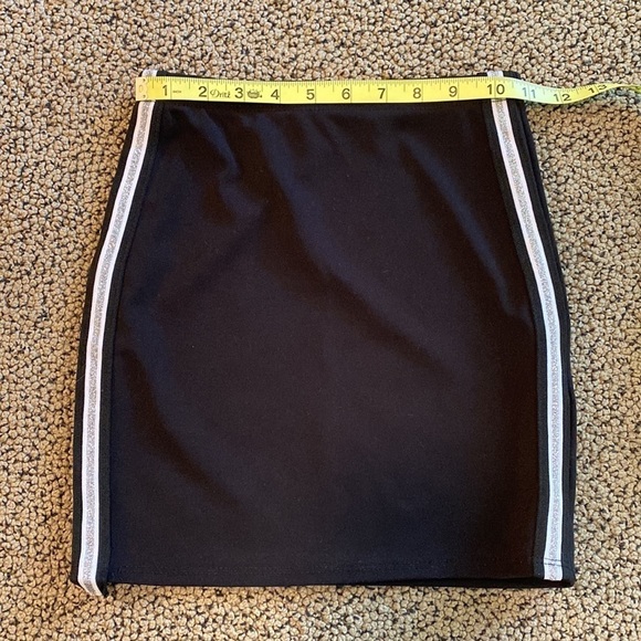 Cheryl Creations 2 Piece Dressy Outfit with n Like New Condition - Picture 6 of 11